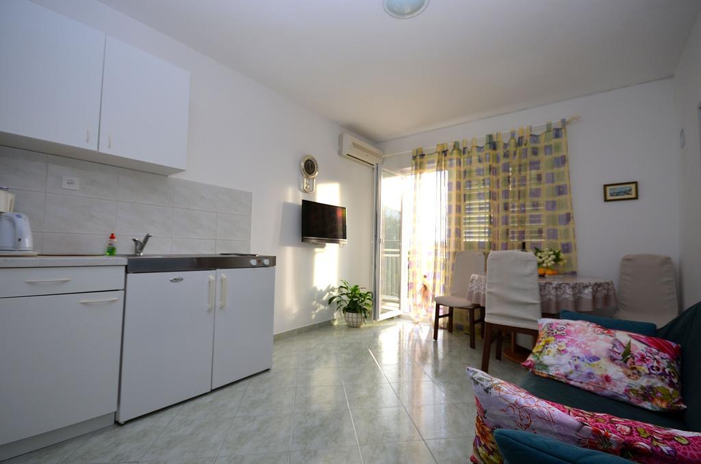Apartments Miriam Srima Vodice Exterior foto