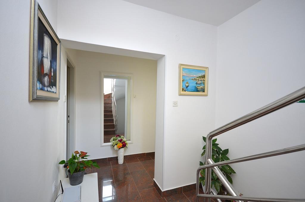 Apartments Miriam Srima Vodice Exterior foto
