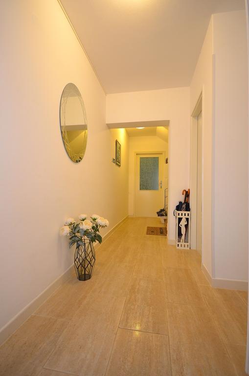 Apartments Miriam Srima Vodice Exterior foto